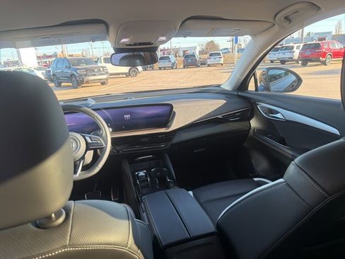 Used 2025 Buick Envision Sport Touring AWD/4WD image 18