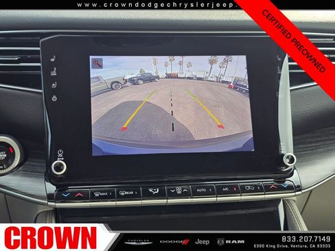 Certified 2024 Jeep Wagoneer L Series II w/ Flexible Seating Group image 29