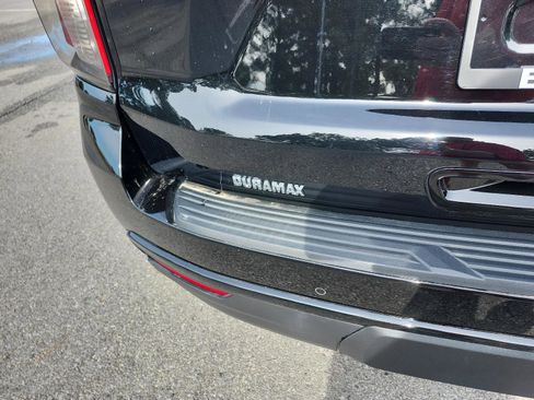 Used 2023 Chevrolet Suburban RST w/ Luxury Package image 5