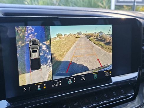 Used 2023 Chevrolet Silverado 1500 ZR2 w/ Technology Package image 20