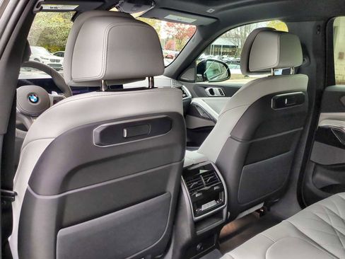 Used 2026 BMW X6 xDrive40i w/ Climate Comfort Package image 18