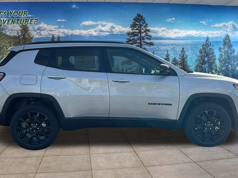 New 2026 Jeep Compass Latitude image 4