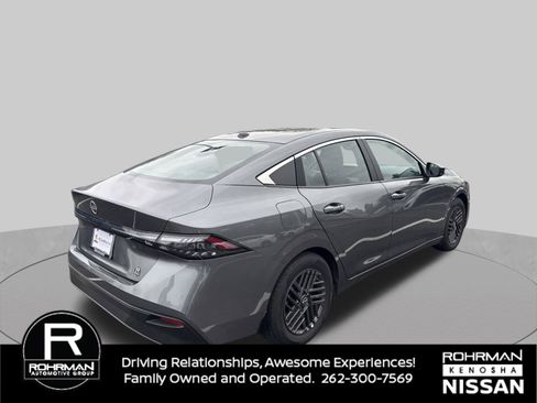 Used 2026 Nissan Sentra SV w/ SV Convenience Package FWD image 6