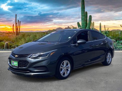 Used 2017 Chevrolet Cruze LT FWD image 7