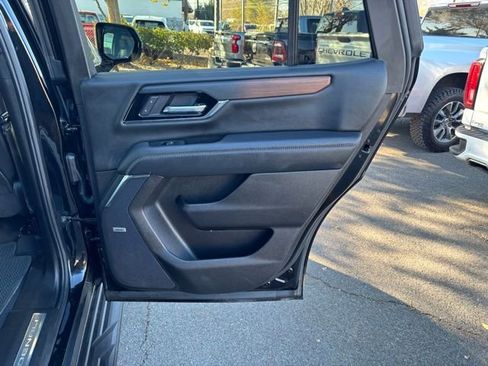 Certified 2025 GMC Yukon Denali image 31