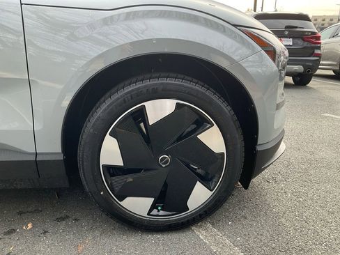 New 2026 Volvo EX30 Plus w/ Protection Package Premier image 16