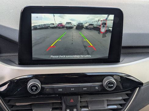 Used 2021 Ford Escape SE image 16