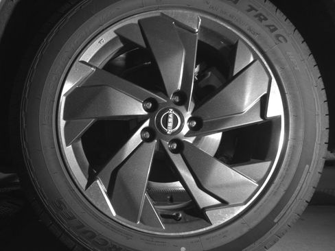 Used 2025 Nissan Rogue SV image 14