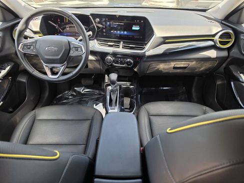 Used 2024 Chevrolet Trax ACTIV w/ Sunroof Package FWD image 14