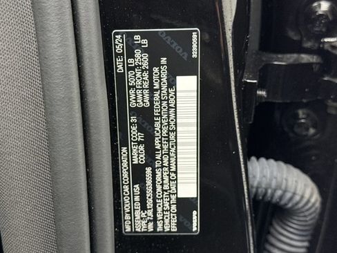 Used 2025 Volvo S60 B5 Plus image 23