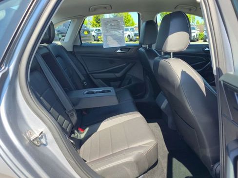 Used 2024 Volkswagen Jetta SE FWD image 39