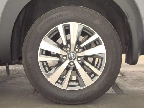Used 2025 Nissan Pathfinder SL FWD image 22