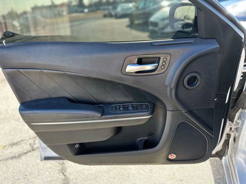 Used 2015 Dodge Charger SXT w/ Premium Group image 19