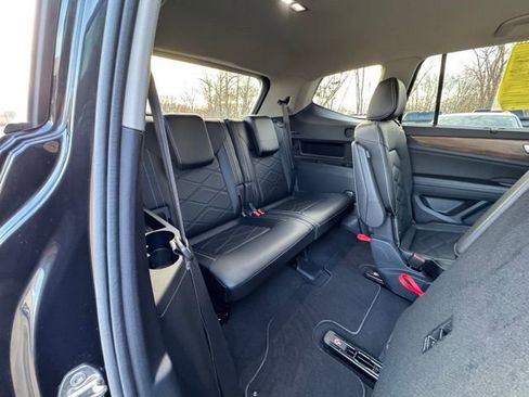 Used 2024 Volkswagen Atlas SE image 25