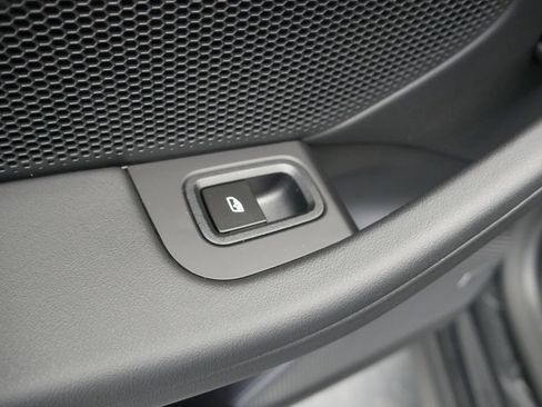 Certified 2026 Porsche Macan 4 Electric AWD/4WD image 19