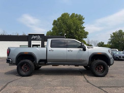 Used 2024 GMC Sierra 2500 AT4 w/ AT4 Premium Plus Package AWD/4WD image 3