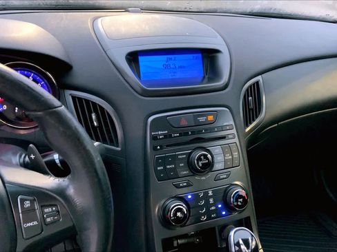 Used 2012 Hyundai Genesis 2.0T image 5