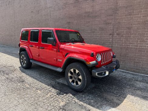 Used 2020 Jeep Wrangler Unlimited Sahara w/ Uconnect 4C Nav & Sound Group AWD/4WD image 8