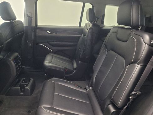 Used 2022 Jeep Grand Cherokee L Limited image 18