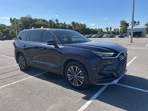 Used 2024 Toyota Grand Highlander AWD Hybrid image 2