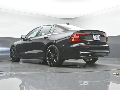 Used 2023 Volvo S60 B5 Plus w/ Climate Package image 40