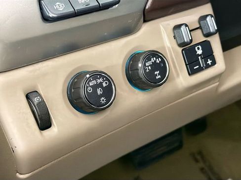 Used 2017 Chevrolet Suburban Premier image 10