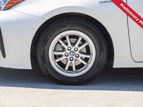 Used 2020 Toyota Prius LE FWD image 11