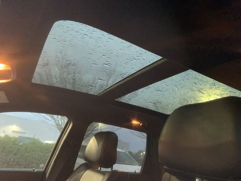 Used 2014 Jeep Grand Cherokee Limited w/ Luxury Group II image 12