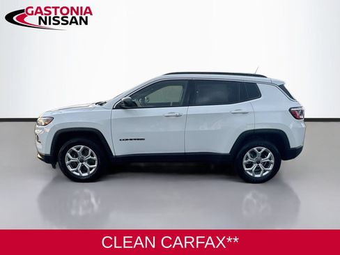 Used 2025 Jeep Compass Latitude AWD/4WD image 5