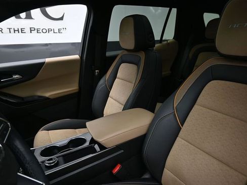 Used 2025 Chevrolet Equinox ACTIV w/ Safety and Technology Package image 16