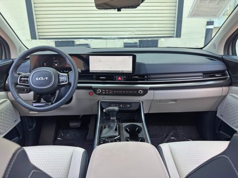 Used 2025 Kia Carnival SX Prestige FWD image 13