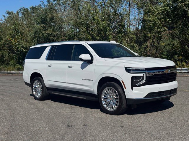 Used 2026 Chevrolet Suburban LS AWD/4WD image 9