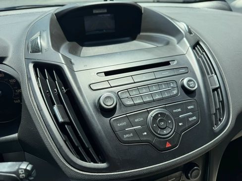 Used 2017 Ford Escape SE AWD/4WD image 38