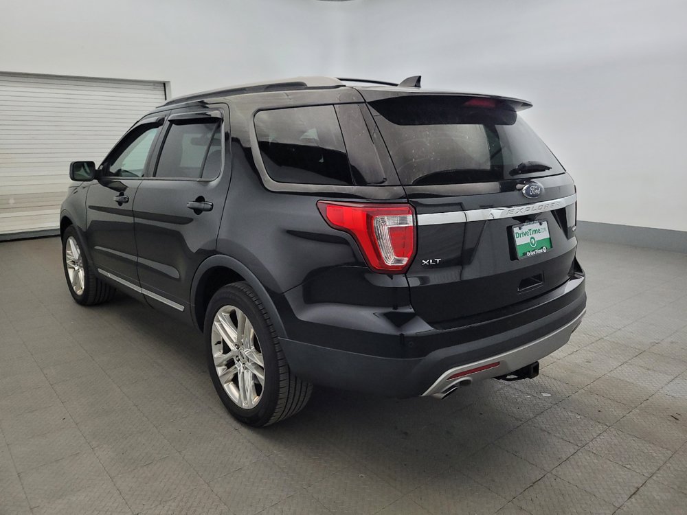 Used 2017 Ford Explorer XLT w/ Equipment Group 202A AWD/4WD image 5
