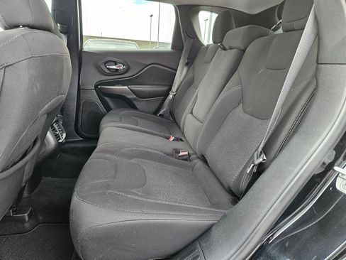Used 2020 Jeep Cherokee Latitude FWD image 27