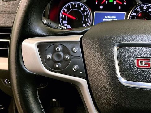 Used 2024 GMC Terrain SLT image 17