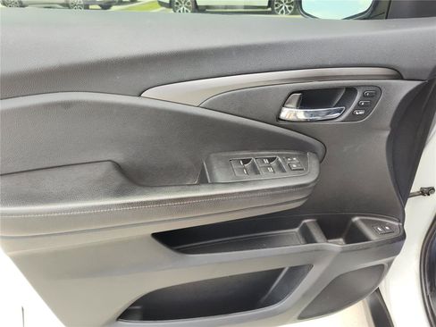 Used 2021 Honda Pilot Special Edition image 16