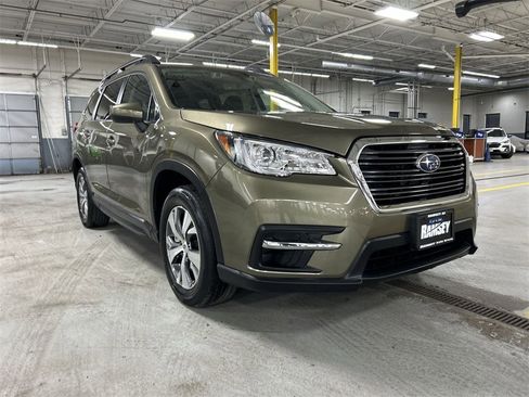 Certified 2022 Subaru Ascent Premium w/ Convenience Package image 2