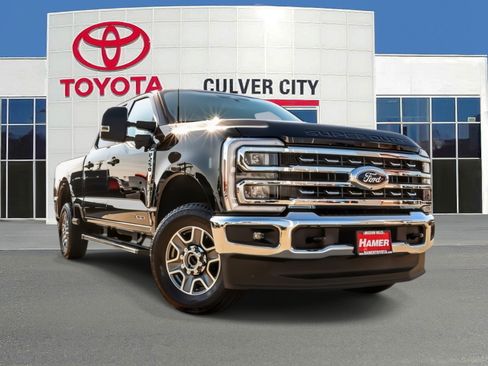 Used 2025 Ford F250 Lariat AWD/4WD image 1
