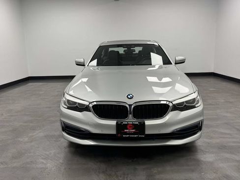 Used 2019 BMW 530i xDrive w/ Convenience Package AWD/4WD image 4