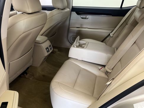 Used 2013 Lexus ES 350 w/ Luxury Pkg FWD image 24