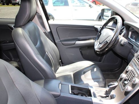 Used 2016 Volvo XC60 T5 Premier AWD/4WD image 11
