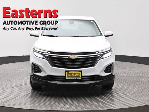 Used 2022 Chevrolet Equinox LT image 2