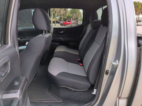 Used 2022 Toyota Tacoma TRD Sport AWD/4WD image 22