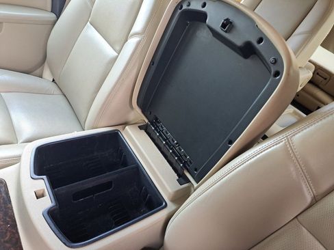 Used 2013 GMC Yukon Denali AWD/4WD image 28