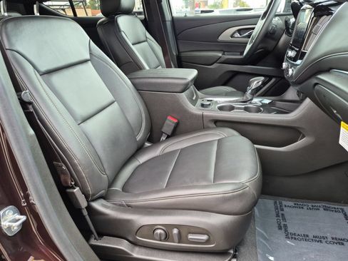 Used 2023 Chevrolet Traverse LT FWD image 27