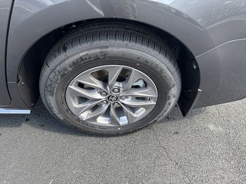 New 2025 Toyota Sienna XLE image 12