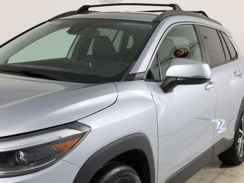 Used 2022 Toyota Corolla Cross XLE image 45