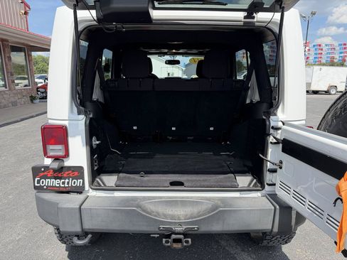 Used 2014 Jeep Wrangler Unlimited Sport w/ Quick Order Package 24S AWD/4WD image 6