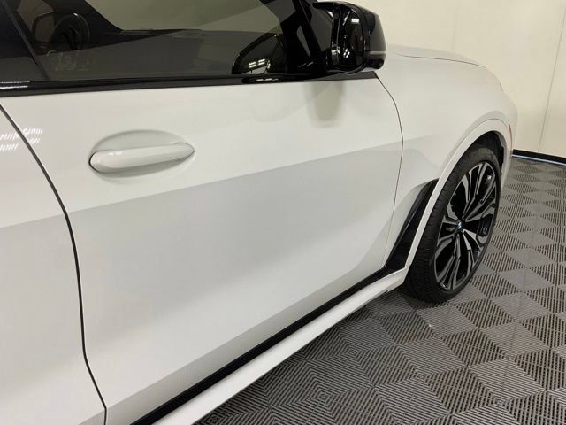 Used 2023 BMW X7 M60i w/ Executive Package AWD/4WD image 7